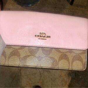 Signature Coach Wallet Pink/ Brown